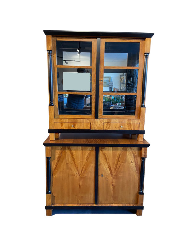 Aufsatz-Vitrinenschrank