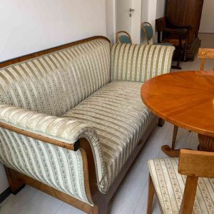 Sitzgruppe mit Sofa