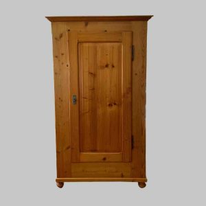 Weichholzschrank