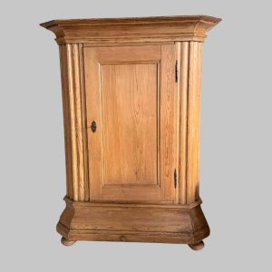 Weichholzschrank Barock